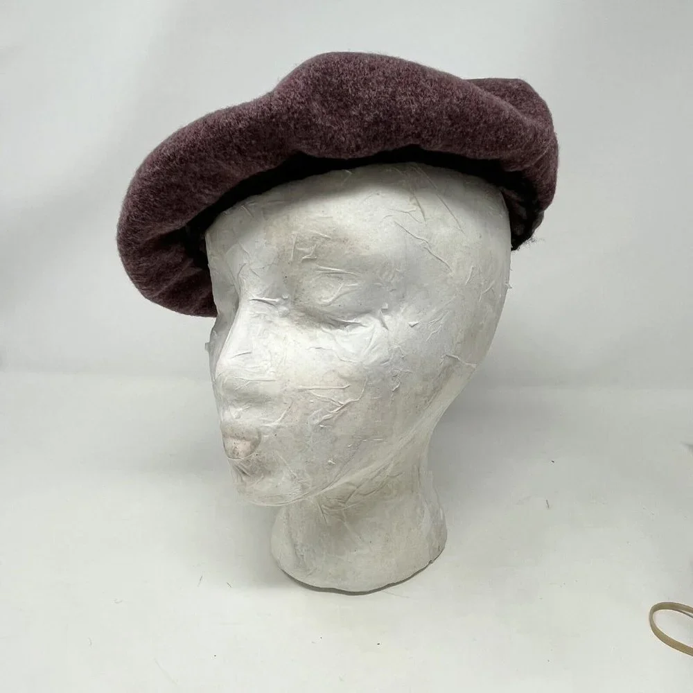 Purple w/Black Accent Beret Toucan Collection Custom Hand Embroidery Wool ‎ READ